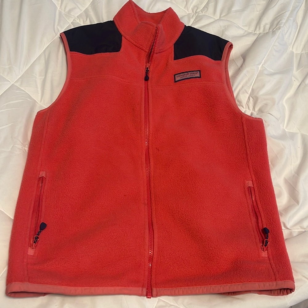 Vineyard vines vest size M. For men. It looks red but more of a pink color.